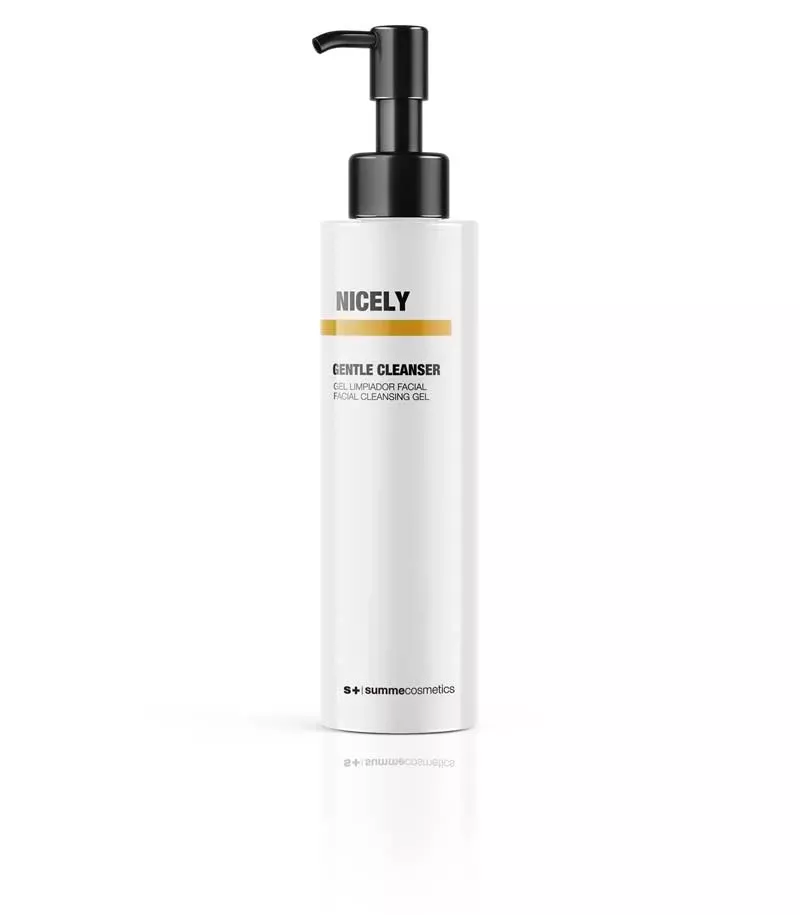 Leicht schäumendes Reinigungsgel mit feuchtigkeitsspendender Textur – ideal für empfindliche Haut